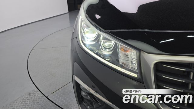 Kia Canival 2019 — photo 8