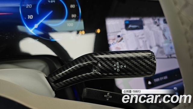 Mercedes-Benz EQE 2023 — photo 12