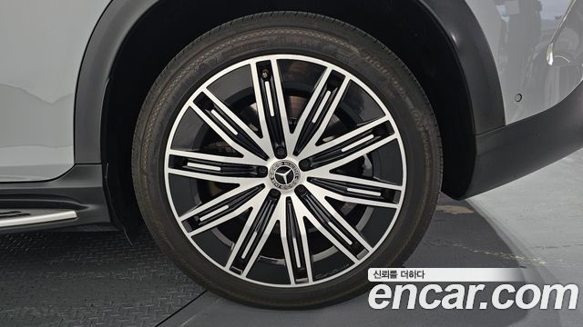 Mercedes-Benz EQE 2023 — photo 7