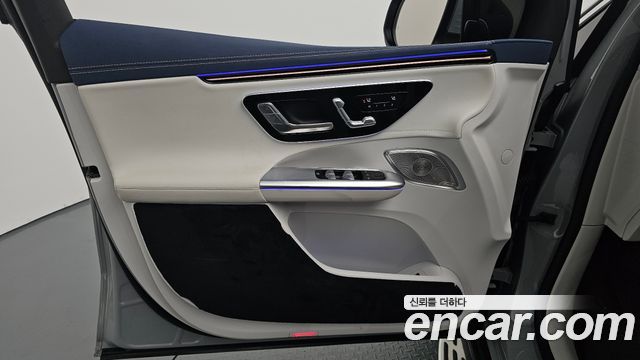 Mercedes-Benz EQE 2023 — photo 14