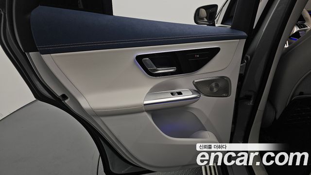 Mercedes-Benz EQE 2023 — photo 15