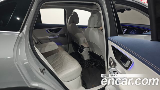 Mercedes-Benz EQE 2023 — photo 16