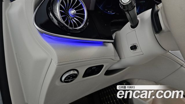 Mercedes-Benz EQE 2023 — photo 31