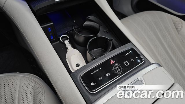 Mercedes-Benz EQE 2023 — photo 32