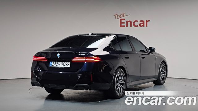 BMW 5-Series 2024 — photo 2