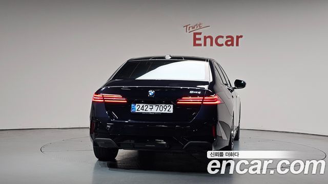 BMW 5-Series 2024 — photo 4