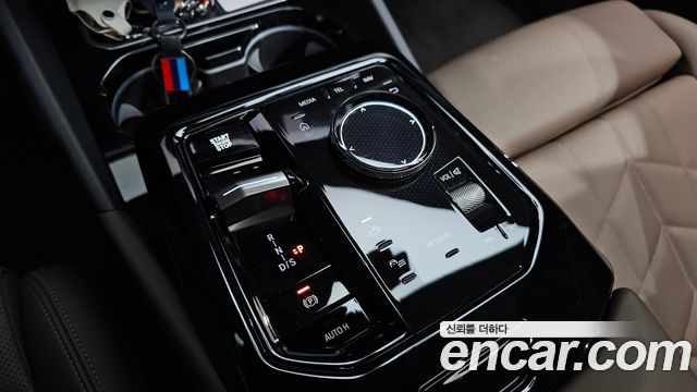 BMW 5-Series 2024 — photo 12