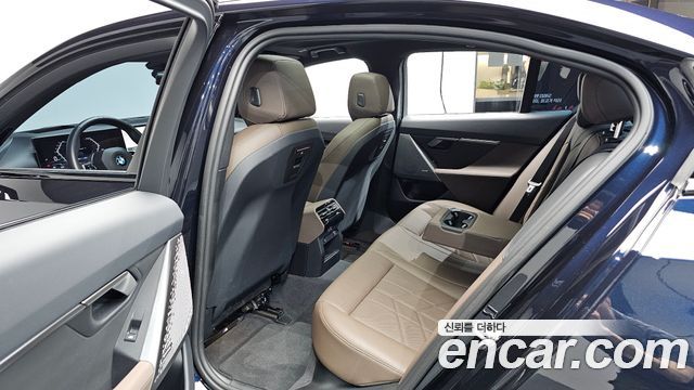 BMW 5-Series 2024 — photo 17