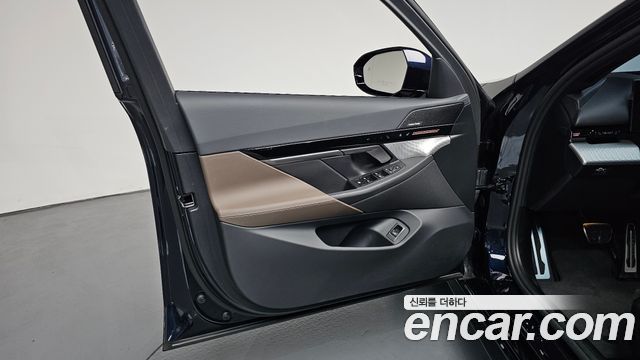 BMW 5-Series 2024 — photo 14