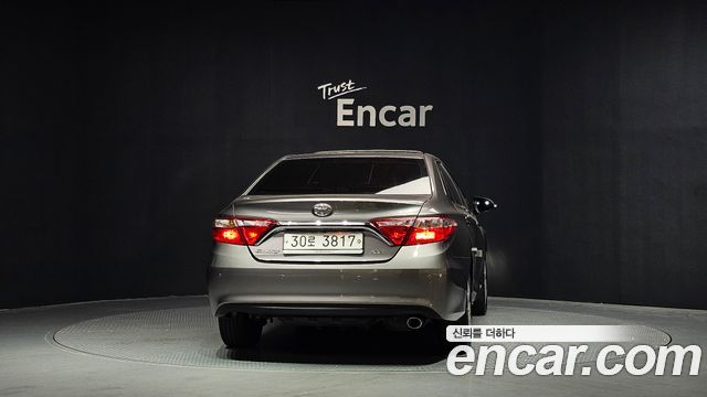 Toyota Camry 2017 — photo 4