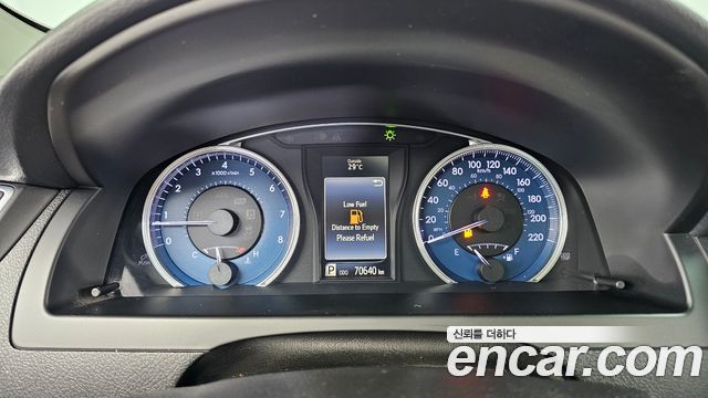Toyota Camry 2017 — photo 8