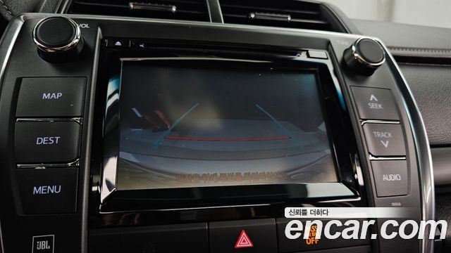 Toyota Camry 2017 — photo 15