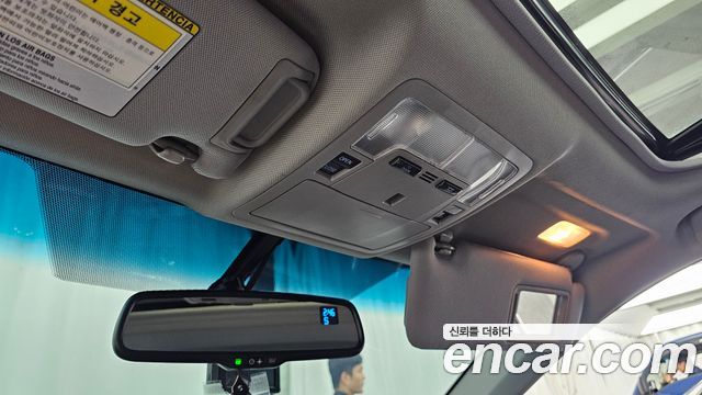 Toyota Camry 2017 — photo 17