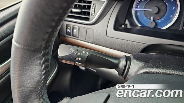 Toyota Camry 2017 — photo 19