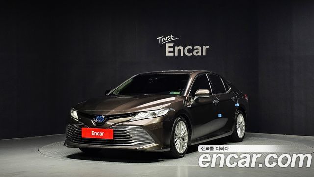 Toyota Camry 2018 — photo 1