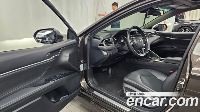 Toyota Camry 2018 — photo 10