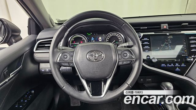 Toyota Camry 2018 — photo 13