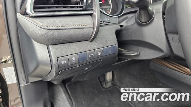 Toyota Camry 2018 — photo 16