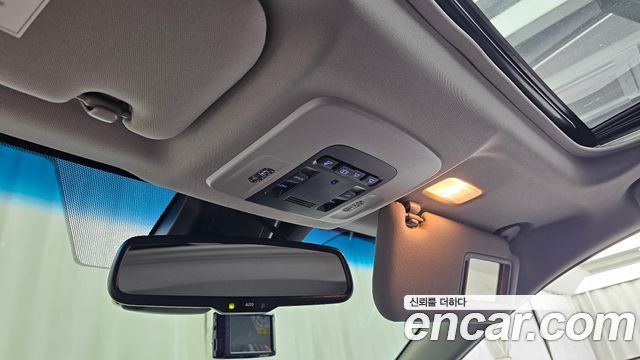 Toyota Camry 2018 — photo 17