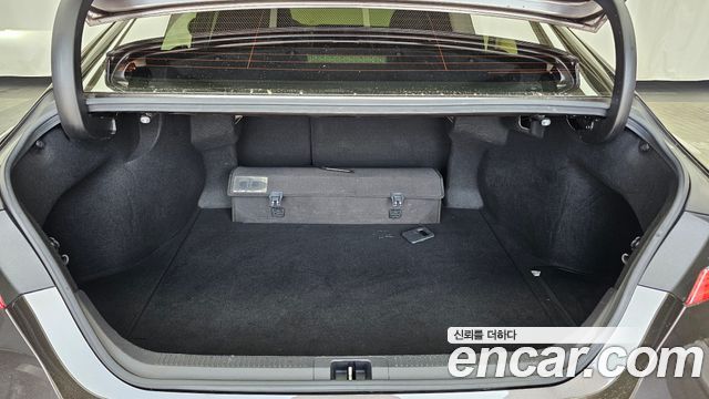 Toyota Camry 2018 — photo 20