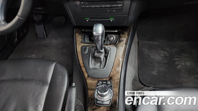 BMW 3-Series 2009 — photo 9