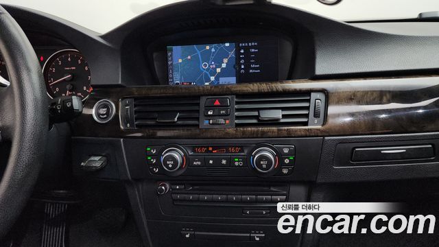 BMW 3-Series 2009 — photo 12