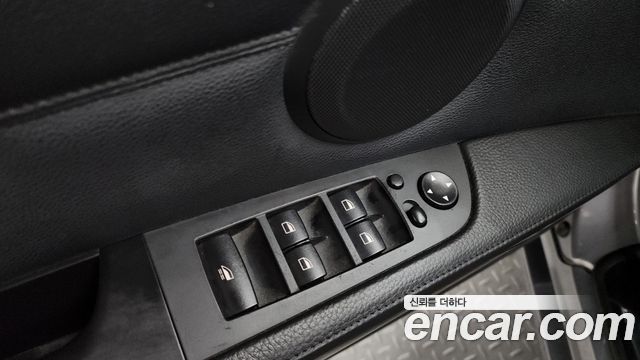 BMW 3-Series 2009 — photo 18