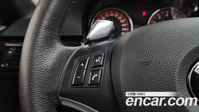BMW 3-Series 2009 — photo 19