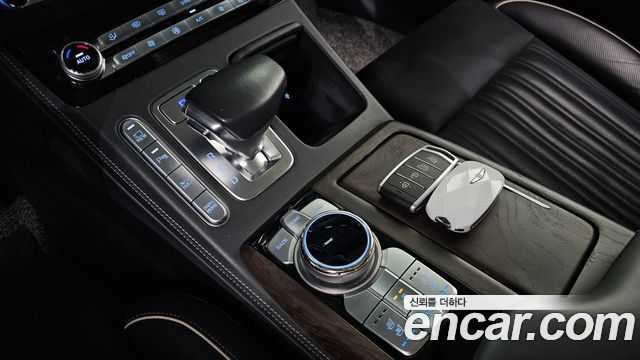 Genesis G90 2019 — photo 9