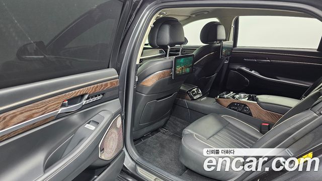 Genesis G90 2019 — photo 11