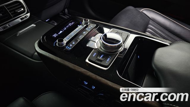 Genesis G90 2019 — photo 19