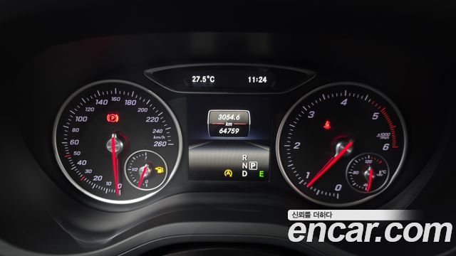 Mercedes-Benz B-Class 2015 — photo 8