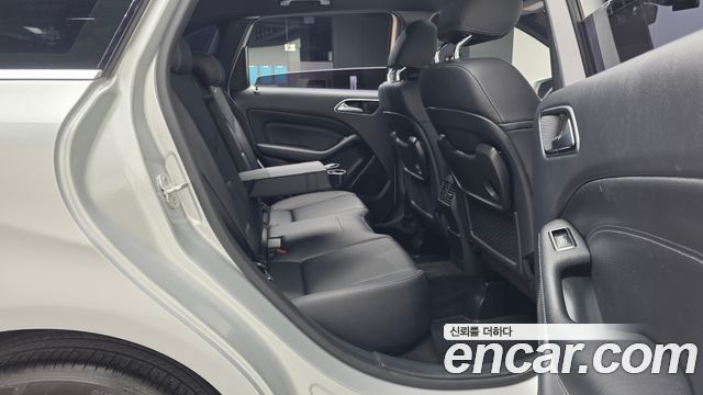 Mercedes-Benz B-Class 2015 — photo 12