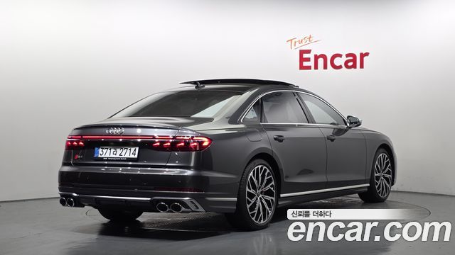 Audi S8 2025 — photo 2