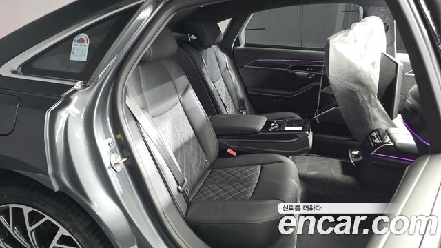 Audi S8 2025 — photo 17