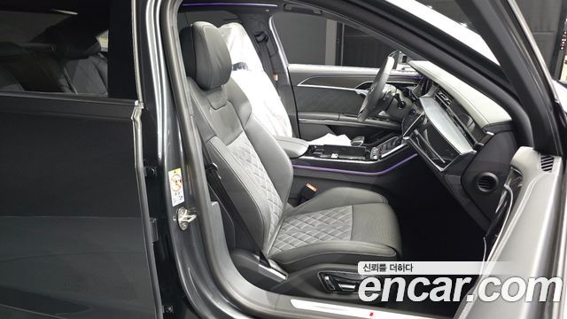 Audi S8 2025 — photo 18