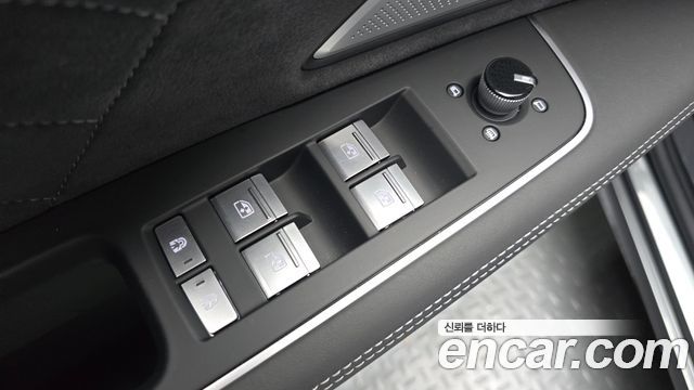 Audi S8 2025 — photo 21