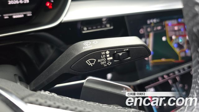 Audi S8 2025 — photo 23