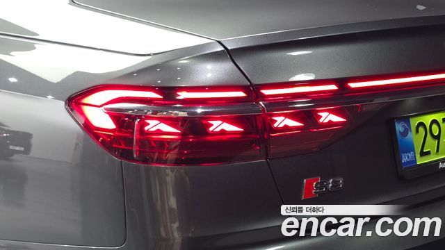 Audi S8 2025 — photo 9