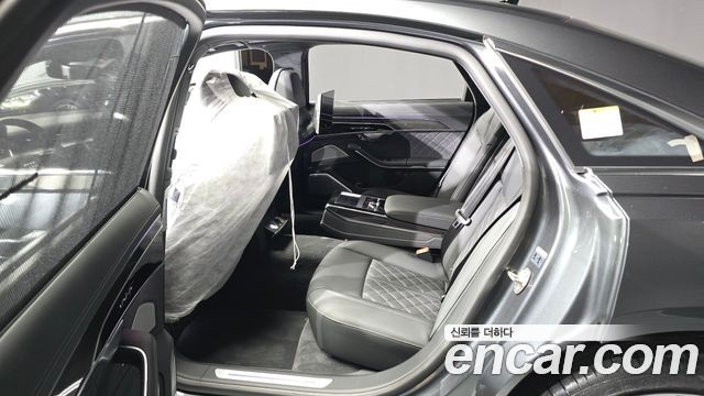 Audi S8 2025 — photo 16