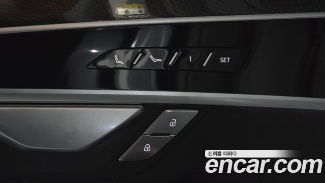 Audi S8 2025 — photo 29