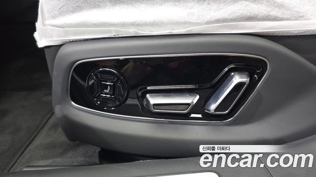 Audi S8 2025 — photo 31