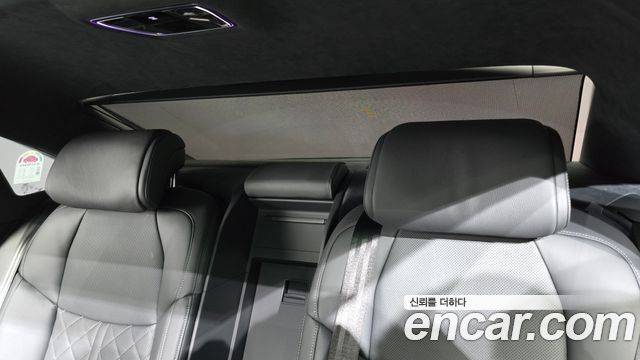 Audi S8 2025 — photo 35