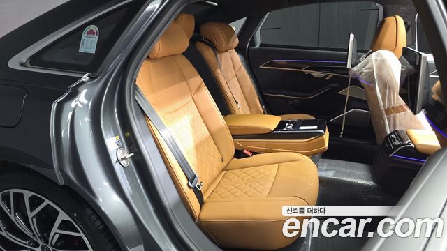 Audi S8 2025 — photo 17