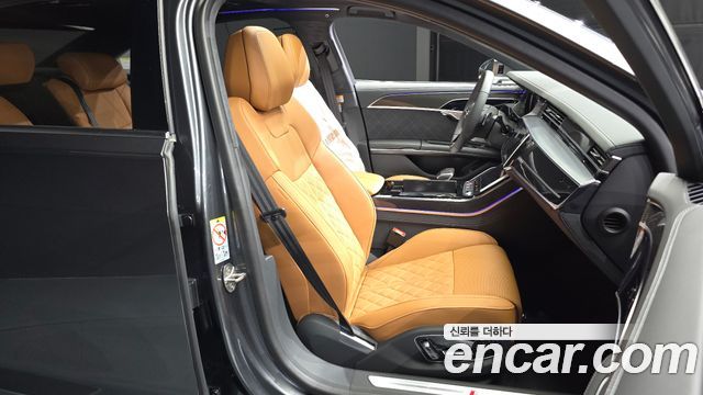 Audi S8 2025 — photo 18