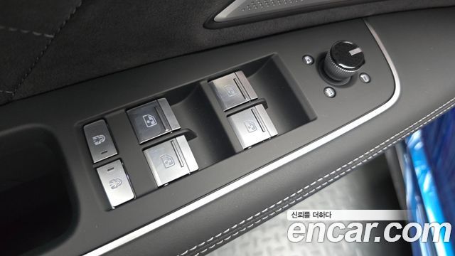 Audi S8 2025 — photo 21