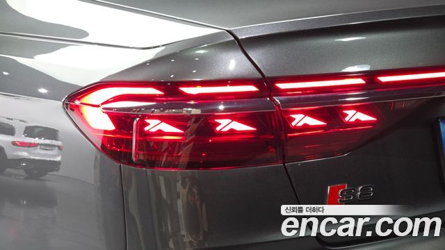 Audi S8 2025 — photo 9