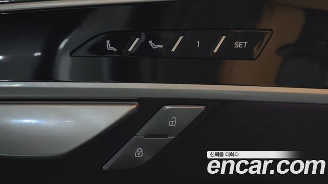 Audi S8 2025 — photo 29