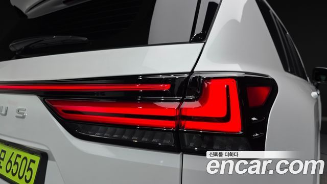 Lexus LX 2025 — photo 9