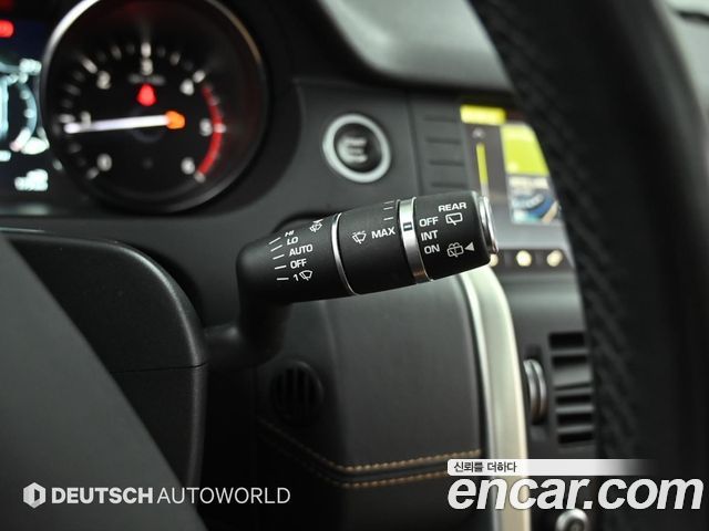 Land Rover Discovery Sport 2019 — photo 17
